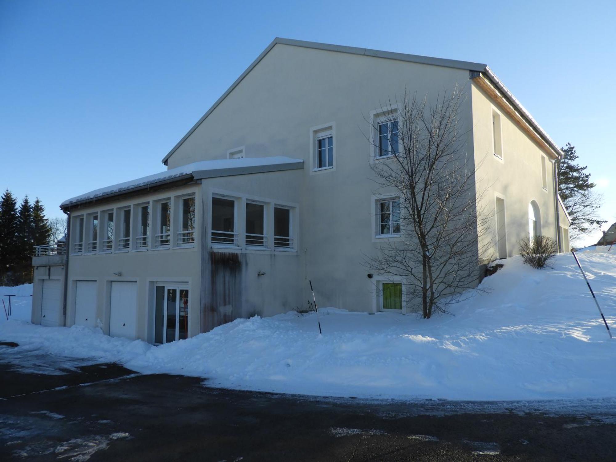 Apf France Handicap - Ferme Leonie Saint-Laurent-en-Grandvaux Exterior photo